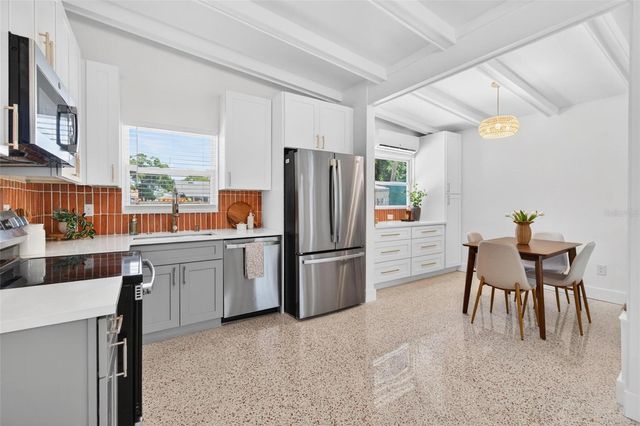 4029 3RD AVENUE S, St Petersburg, FL 33711