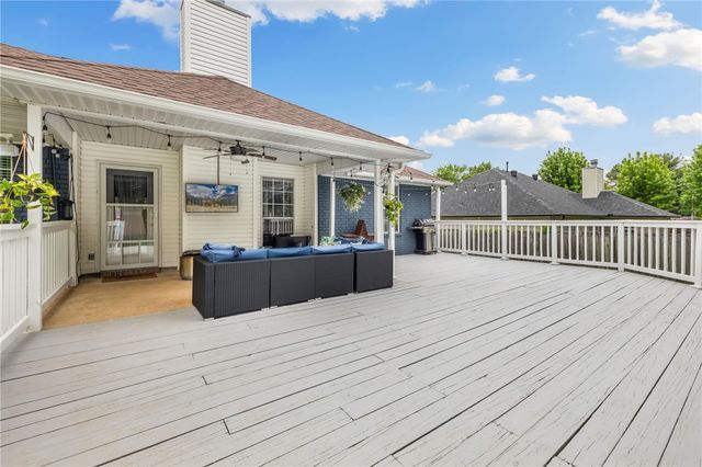 1862 N Glenbrook Place, Fayetteville, AR 72701