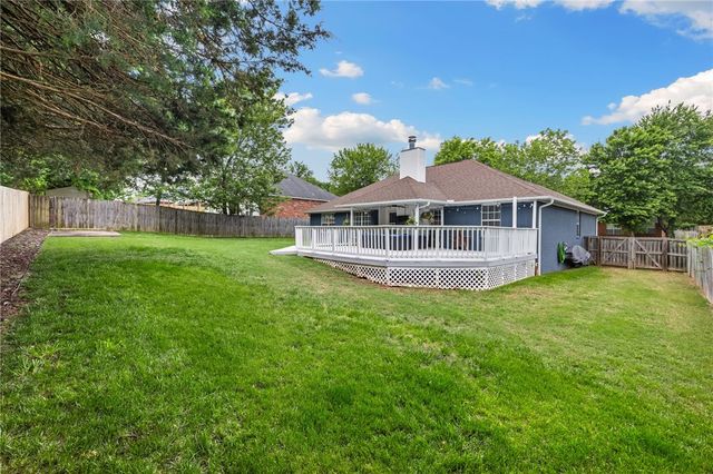 1862 N Glenbrook Place, Fayetteville, AR 72701