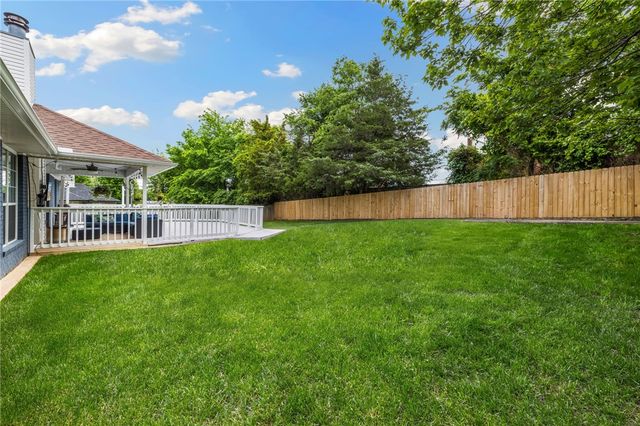 1862 N Glenbrook Place, Fayetteville, AR 72701