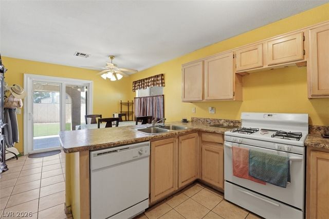 1873 Mother Of Pearl Street, Las Vegas, NV 89106