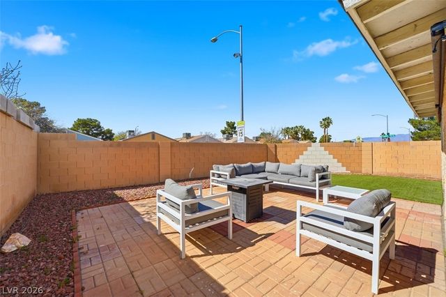 1873 Mother Of Pearl Street, Las Vegas, NV 89106