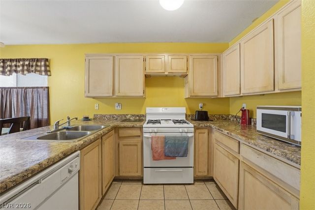 1873 Mother Of Pearl Street, Las Vegas, NV 89106