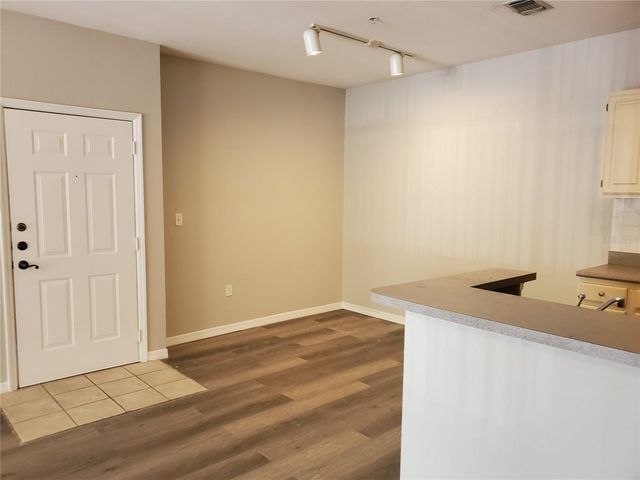 5807 LEGACY CRESCENT PLACE 201, Riverview, FL 33578
