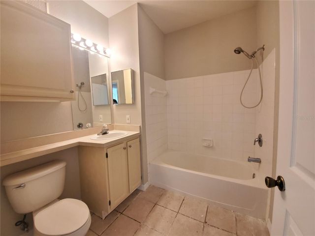 5807 LEGACY CRESCENT PLACE 201, Riverview, FL 33578