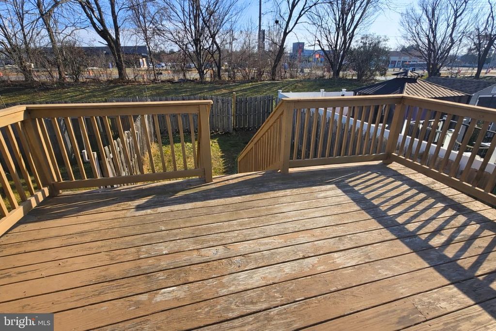 Image 11 of property listing at 419 FEATHER DR, Newark, DE 19702