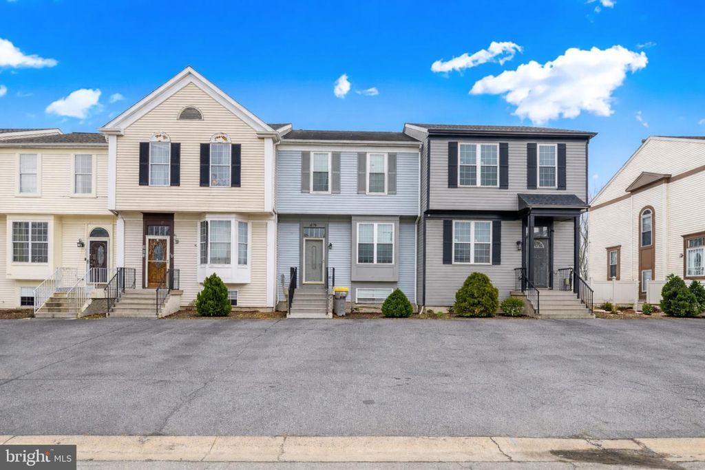 Image 2 of property listing at 419 FEATHER DR, Newark, DE 19702