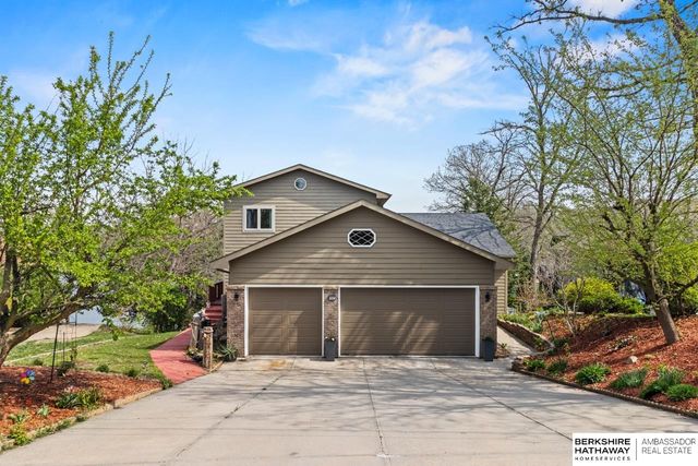 8862 Greenwood Road, Plattsmouth, NE 68048