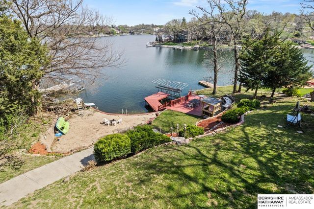 8862 Greenwood Road, Plattsmouth, NE 68048