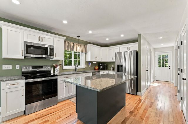 26 Indian Street, Carver, MA 02330