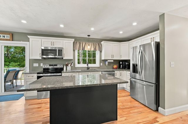 26 Indian Street, Carver, MA 02330