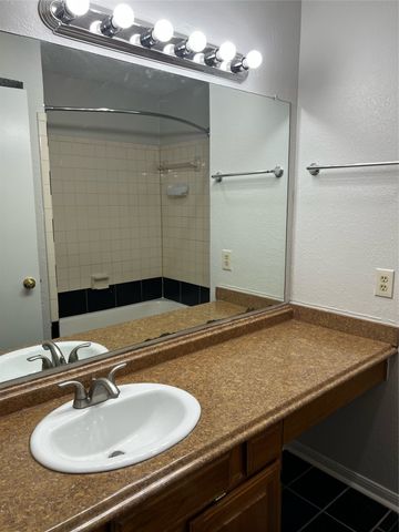8545 Midpark Road 48, Dallas, TX 75240