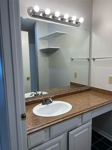 8545 Midpark Road 48, Dallas, TX 75240