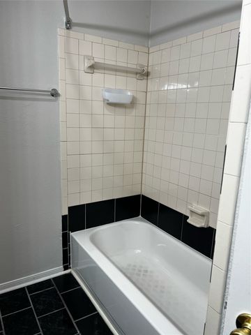 8545 Midpark Road 48, Dallas, TX 75240