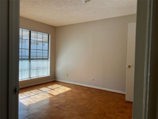 8545 Midpark Road 48, Dallas, TX 75240
