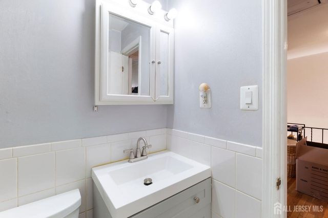 8 Cardinal Lane 2, Hillsborough, NJ 08844