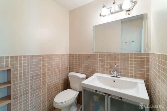 8 Cardinal Lane 2, Hillsborough, NJ 08844