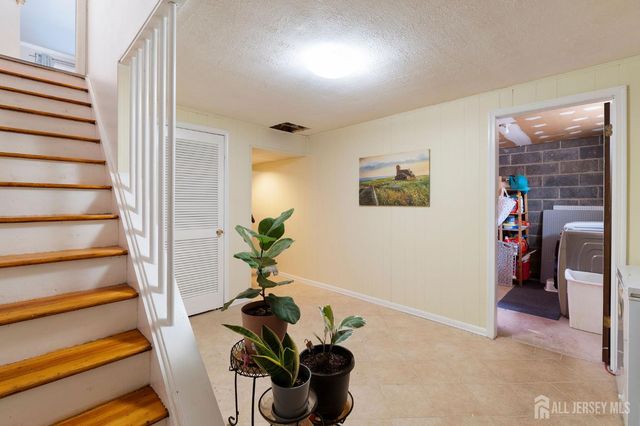 8 Cardinal Lane 2, Hillsborough, NJ 08844