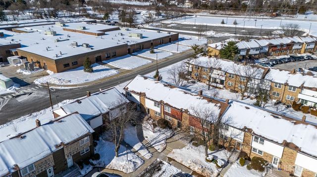 8 Cardinal Lane 2, Hillsborough, NJ 08844