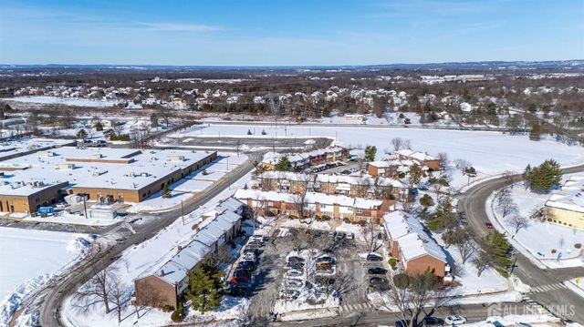 8 Cardinal Lane 2, Hillsborough, NJ 08844