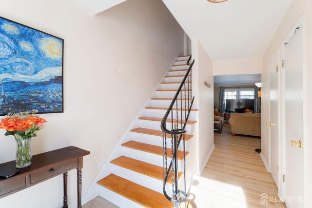 8 Cardinal Lane 2, Hillsborough, NJ 08844