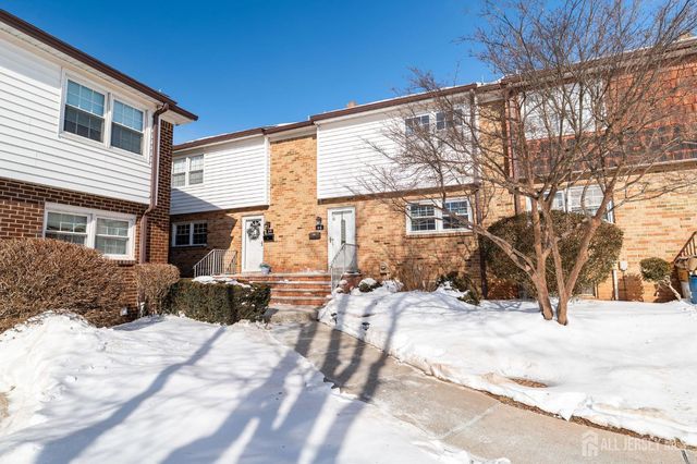 8 Cardinal Lane 2, Hillsborough, NJ 08844