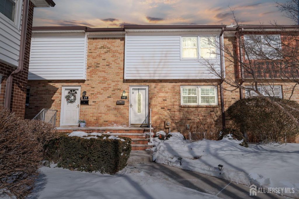 8 Cardinal Lane 2, Hillsborough, NJ 08844