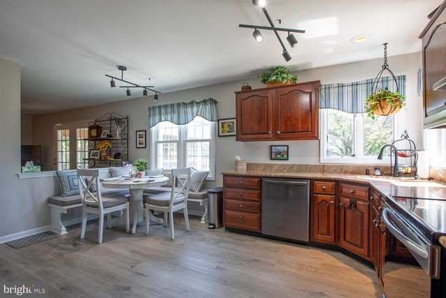 87 IVY LEAGUE DR, Kutztown, PA 19530