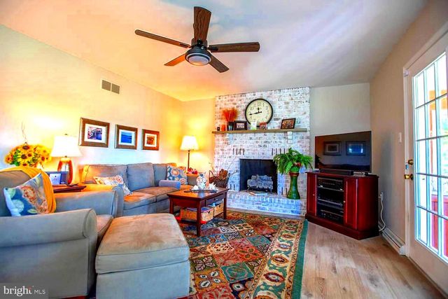 87 IVY LEAGUE DR, Kutztown, PA 19530