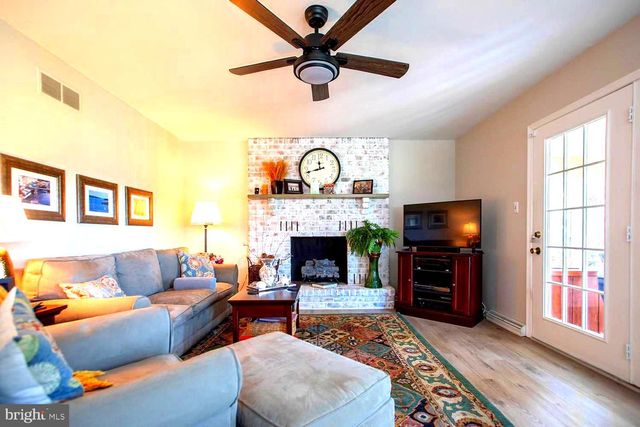 87 IVY LEAGUE DR, Kutztown, PA 19530