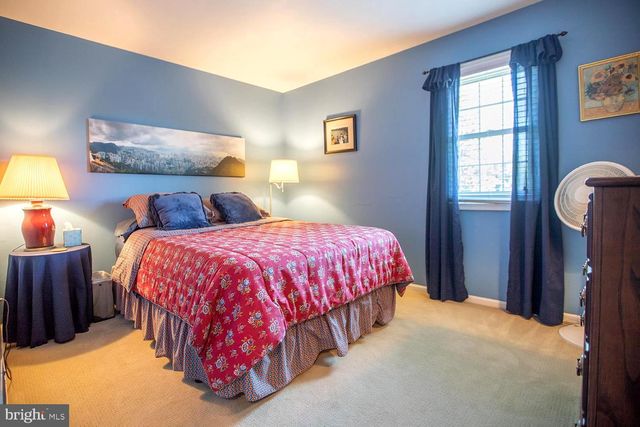 87 IVY LEAGUE DR, Kutztown, PA 19530