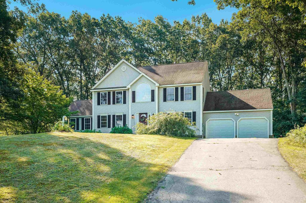 34 Gabrielle Drive, Hudson, NH 03051