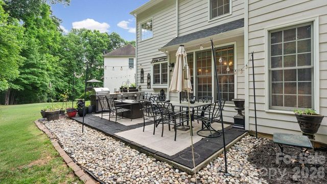 7715 Saddle Trail Lane, Charlotte, NC 28269