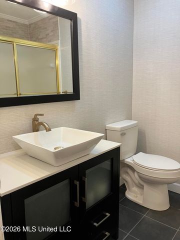 8000 Helmsdale, Ocean Springs, MS 39564