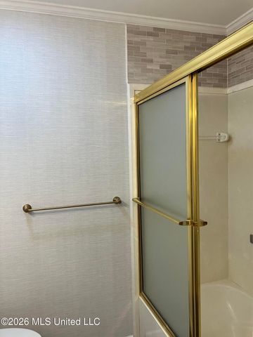 8000 Helmsdale, Ocean Springs, MS 39564