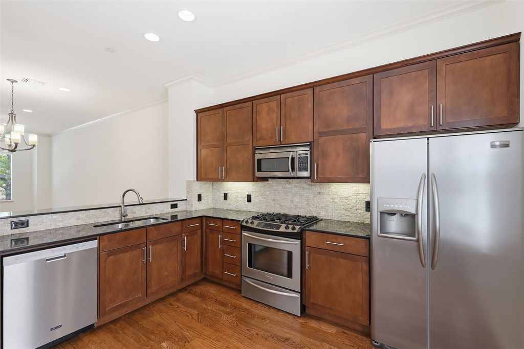 636 E Bluff Street, Fort Worth, TX 76102 — photo 5