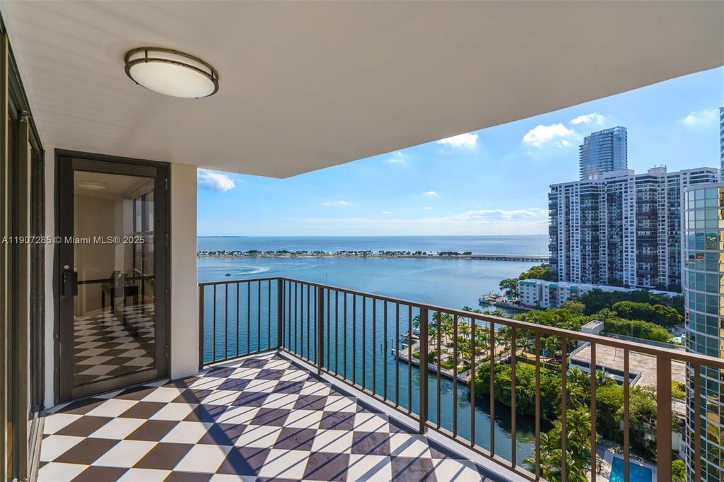 1925 Brickell Ave 1811, Miami, FL 33129
