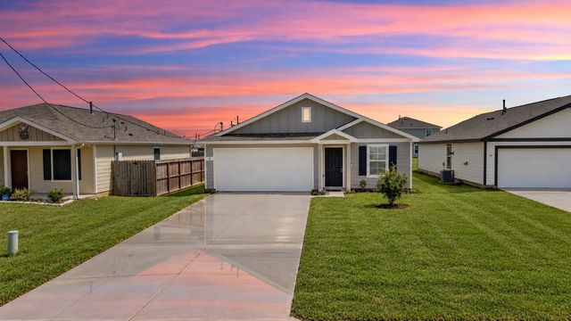69 Road 5102d, Cleveland, TX 77327
