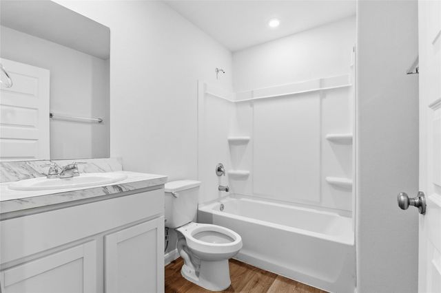 69 Road 5102d, Cleveland, TX 77327