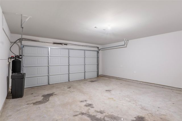 69 Road 5102d, Cleveland, TX 77327