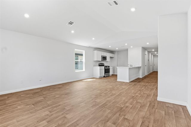 69 Road 5102d, Cleveland, TX 77327