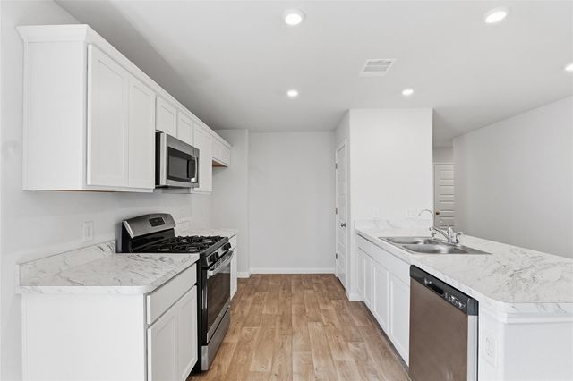 69 Road 5102d, Cleveland, TX 77327