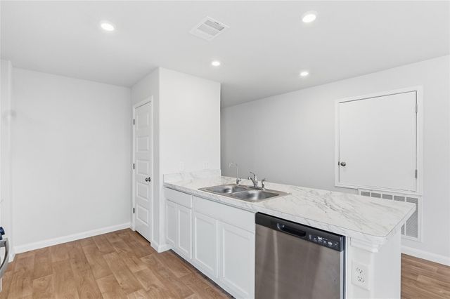 69 Road 5102d, Cleveland, TX 77327