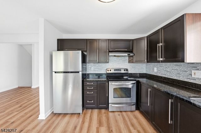 111 Dorset Ct, Hillsborough Twp., NJ 08844