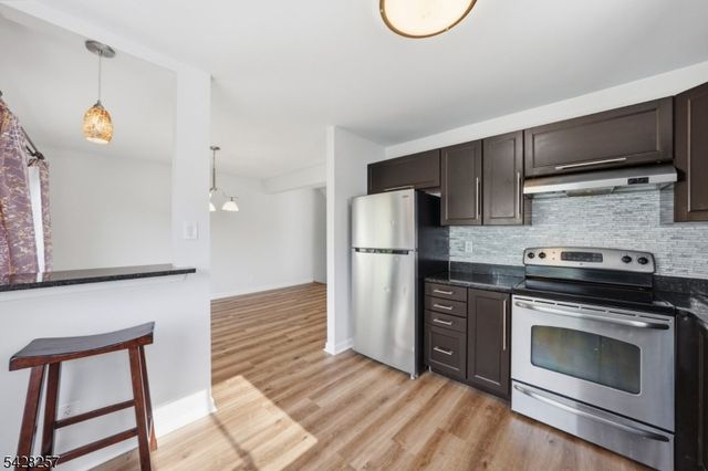 111 Dorset Ct, Hillsborough Twp., NJ 08844