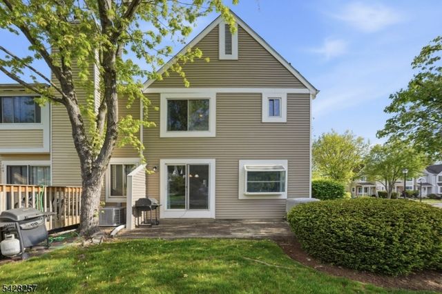 111 Dorset Ct, Hillsborough Twp., NJ 08844