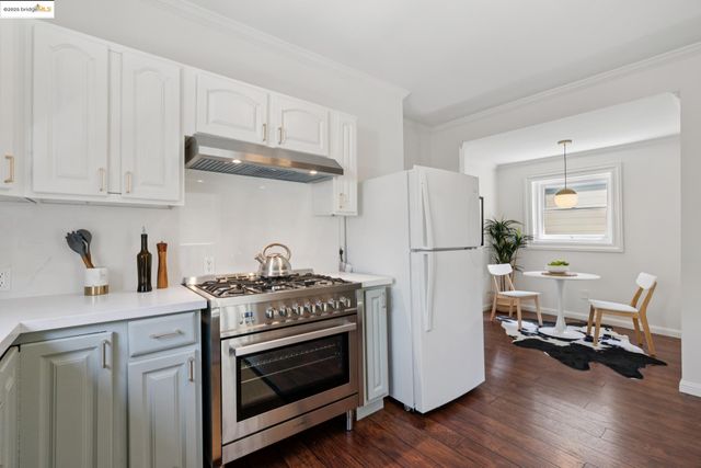 2132 Haste St, Berkeley, CA 94704
