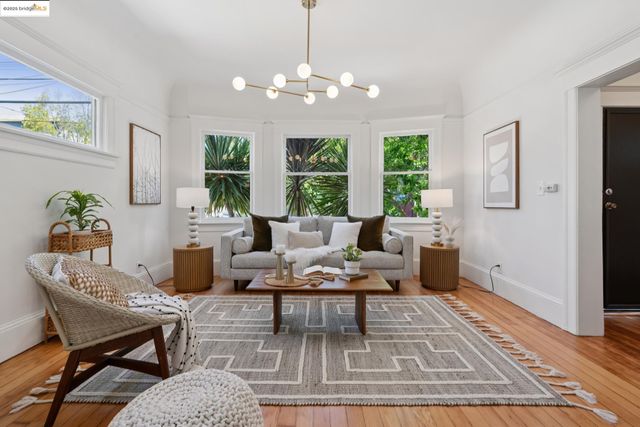 2132 Haste St, Berkeley, CA 94704
