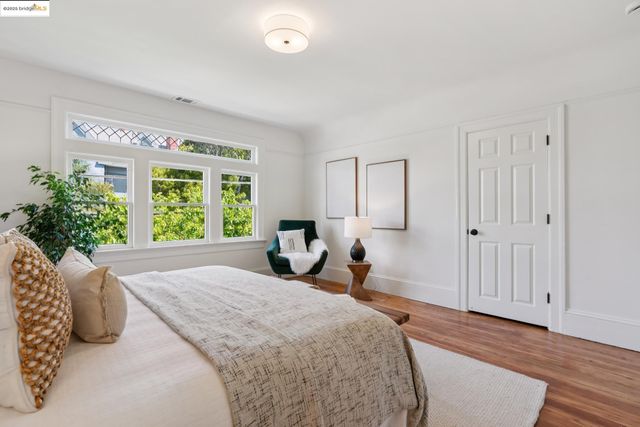 2132 Haste St, Berkeley, CA 94704