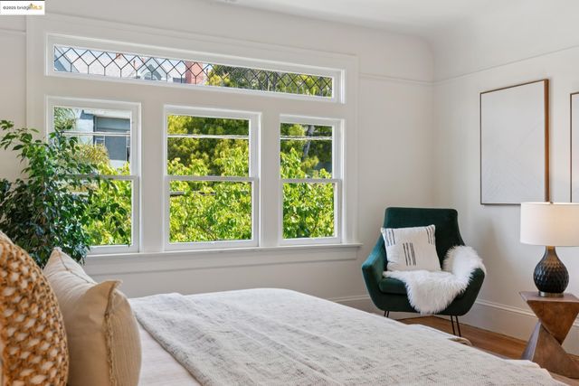 2132 Haste St, Berkeley, CA 94704